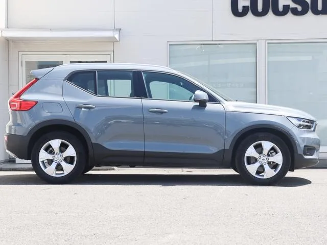 Volvo XC40 B3 MOMENTUM 2022 — миниатюра 2