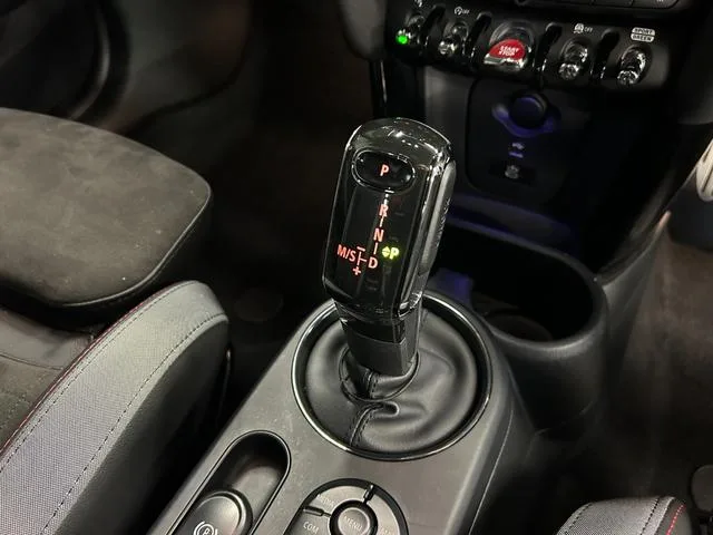 MINI MINI JOHN COOPER WORKS CONVERTIBLE ESSENTIAL TRIM 2023 — миниатюра 3