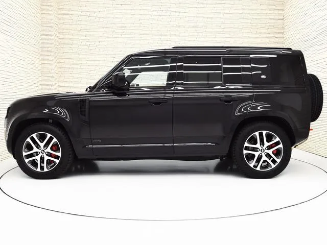 Land Rover Defender 110X D300 2024 — миниатюра 4