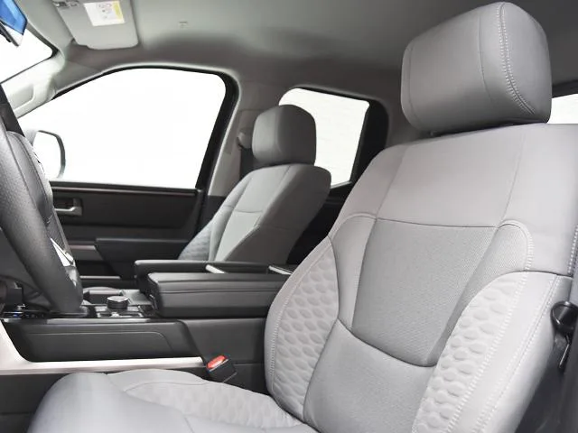 America Toyota TUNDRA SR5 2023 — миниатюра 2