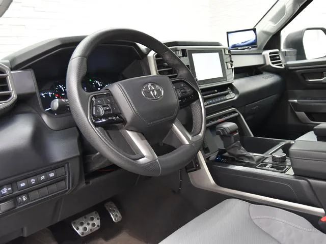 America Toyota TUNDRA SR5 2023 — миниатюра 3
