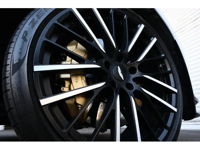 Aston Martin DBX 707 2023 — миниатюра 3