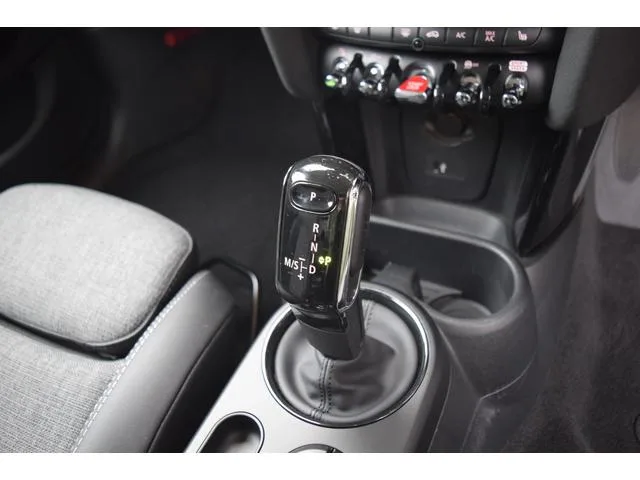 MINI MINI COOPER D CAMDEN EDITION 2024 — миниатюра 3