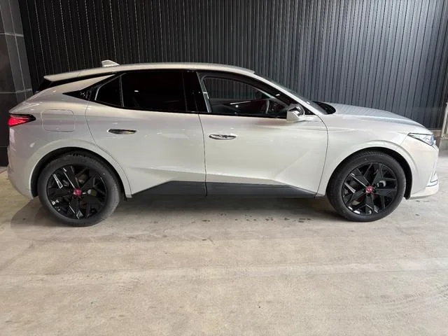 DS DS4 PERFORMANCE LINE E-TENSE 2025 — миниатюра 3