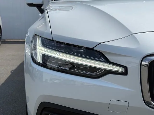 Volvo V60 ULTIMATE B4 2023 — миниатюра 4