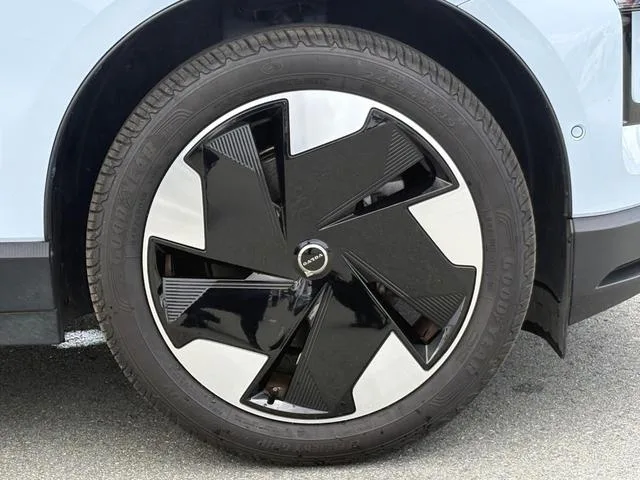 Volvo EX30 ULTRA SINGLE MOTOR EXTENDED RANGE 2024 — миниатюра 4