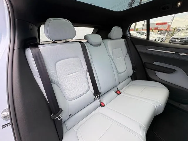 Volvo EX30 ULTRA SINGLE MOTOR EXTENDED RANGE 2024 — миниатюра 5