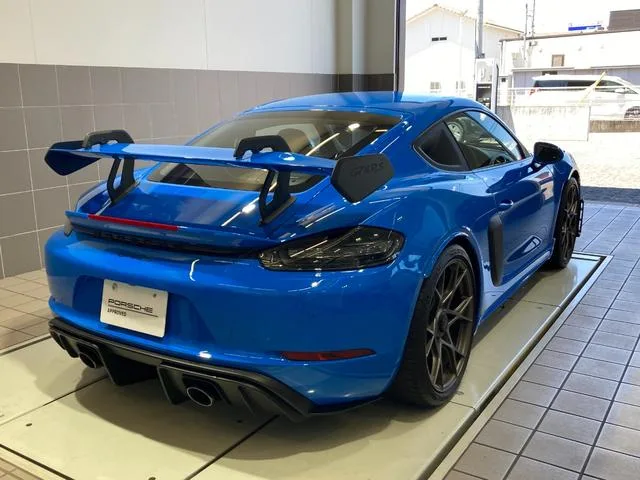 Porsche 718 Cayman 718 CAYMAN GT4 2022 — миниатюра 3