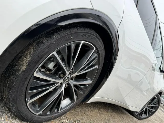 Toyota Prius Z 2023 — миниатюра 2