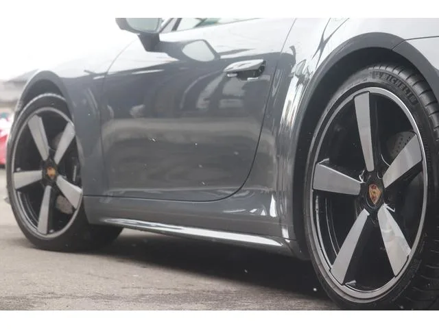 Porsche 911 2025 — миниатюра 4