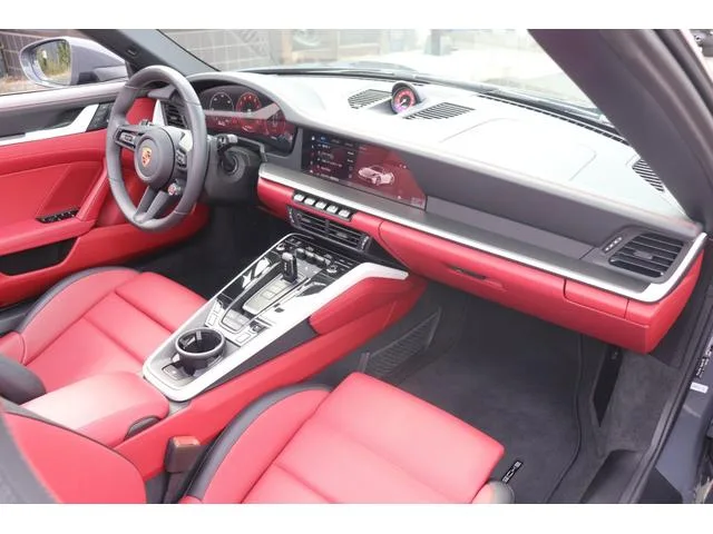 Porsche 911 2025 — миниатюра 5