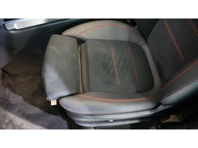 Mercedes-Benz GLB-Class GLB200D 4MATIC AMG LINE PACKAGE 2025 — миниатюра 3