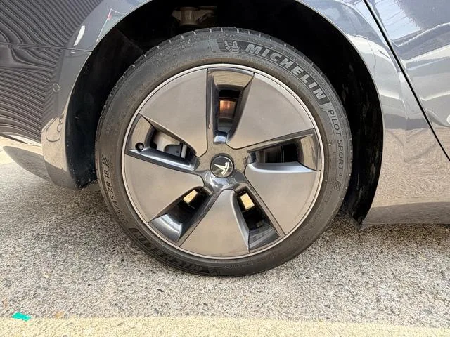 Tesla Model 3 RWD 2022 — миниатюра 4