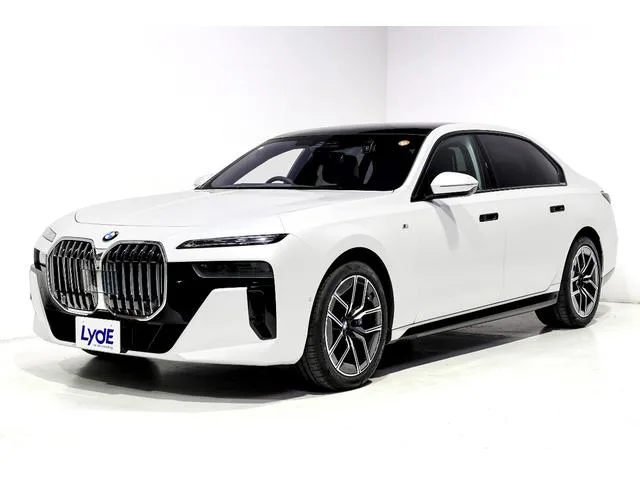BMW 7 Series 740i M-SPORT 2024 — фото 1, купить с доставкой в Москву