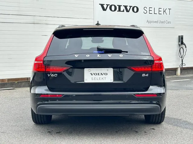 Volvo V60 PLUS B4 2023 — миниатюра 3