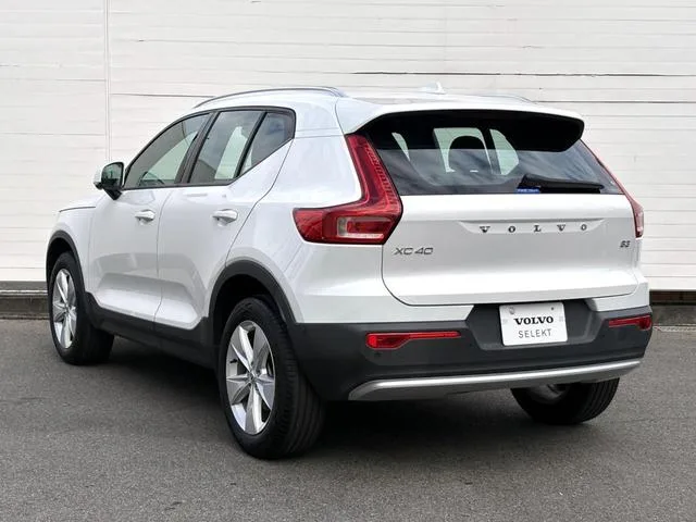 Volvo XC40 PLUS B3 2024 — миниатюра 3