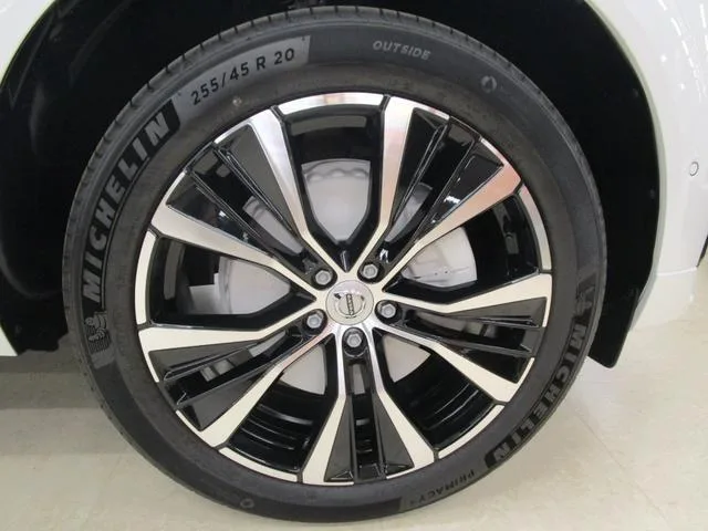 Volvo XC60 ULTRA B5 AWD 2025 — миниатюра 2