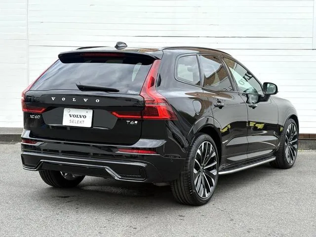 Volvo XC60 ULTRA T6 AWD PLUGIN HYBRID 2025 — миниатюра 3