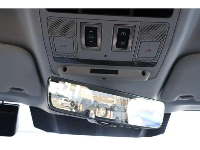 Land Rover Defender 110X-DYNAMIC HSE D300 2023 — миниатюра 5