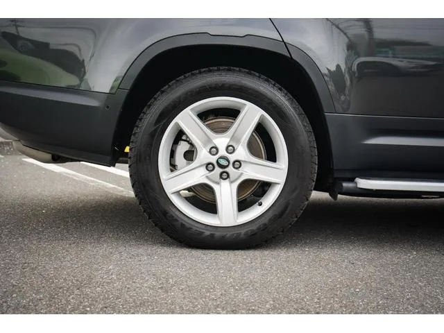 Land Rover Defender 130SE D300 2023 — миниатюра 5