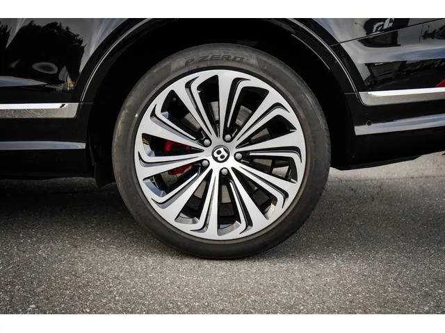Bentley Bentayga V8 2022 — миниатюра 5