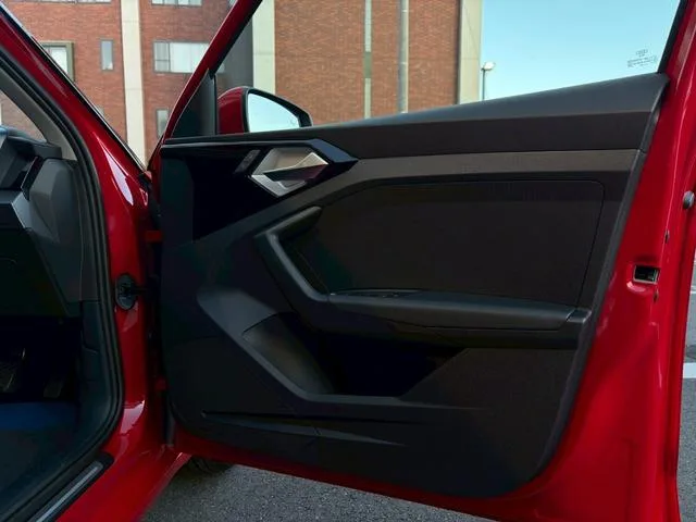 Audi A1 SPORTBACK 25 TFSI ADVANCED 2025 — миниатюра 3