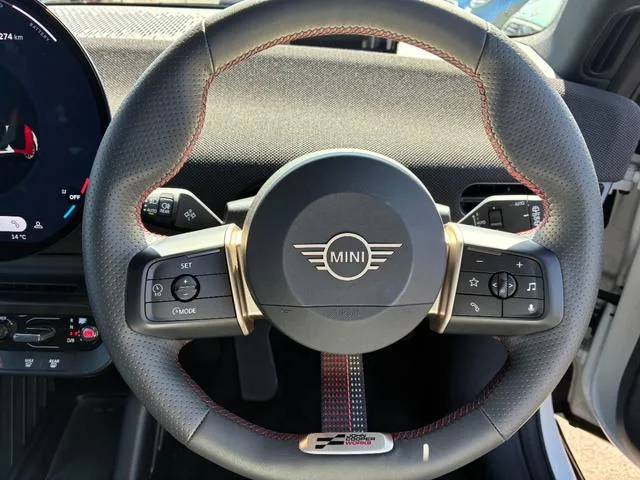 MINI MINI COOPER SE JOHN COOPER WORKS TRIM 2024 — миниатюра 4