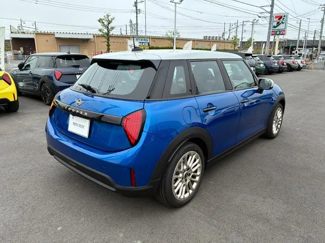 MINI MINI COOPER C FAVOURED TRIM 2026 — миниатюра 3