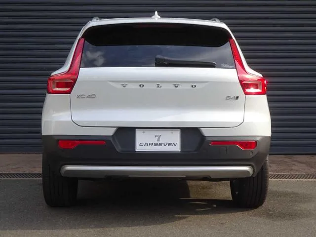 Volvo XC40 ULTIMATE B4 AWD 2023 — миниатюра 3