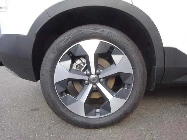 Volvo XC40 ULTIMATE B4 AWD 2023 — миниатюра 4
