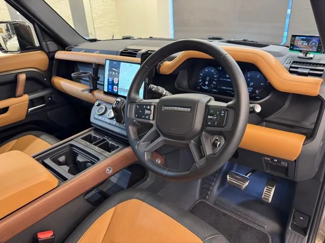 Land Rover Defender 110X D300 2024 — миниатюра 5