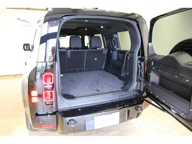 Land Rover Defender 130X-DYNAMIC SE D350 2025 — миниатюра 3