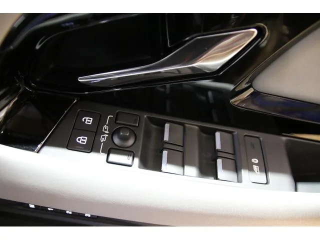 Land Rover Range Rover Evoque AUTOBIOGRAPHY P250 2024 — миниатюра 4