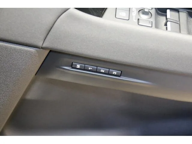 Land Rover Range Rover Evoque S D200 2024 — миниатюра 4