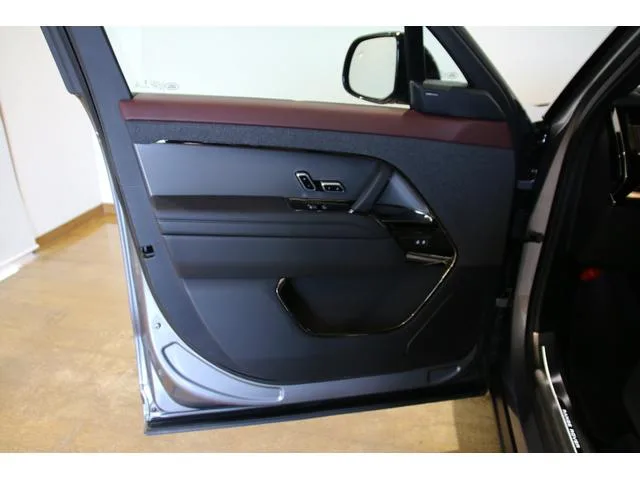 Land Rover Range Rover Sport DYNAMIC SE P550E 2025 — миниатюра 5