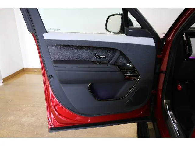 Land Rover Range Rover Sport LAUNCH EDITION 2023 — миниатюра 5