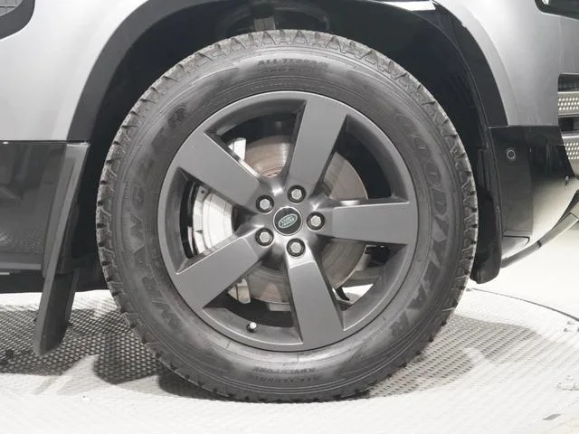 Land Rover Defender 90X-DYNAMIC SE D300 2024 — миниатюра 3
