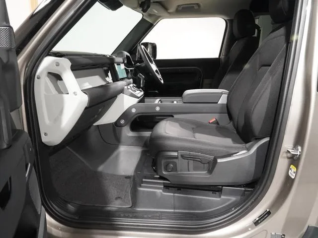 Land Rover Defender 90BASE GRADE P300 2023 — миниатюра 4