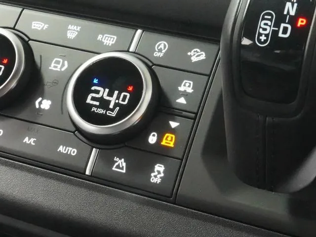 Land Rover Defender 110X D300 2023 — миниатюра 2