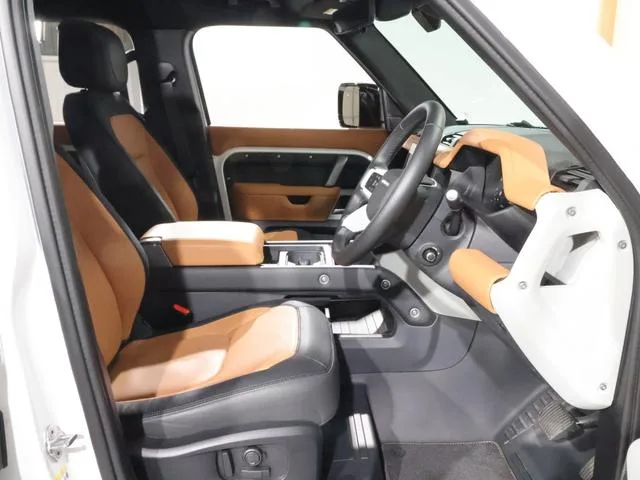 Land Rover Defender 110X-DYNAMIC HSE D300 2024 — миниатюра 4