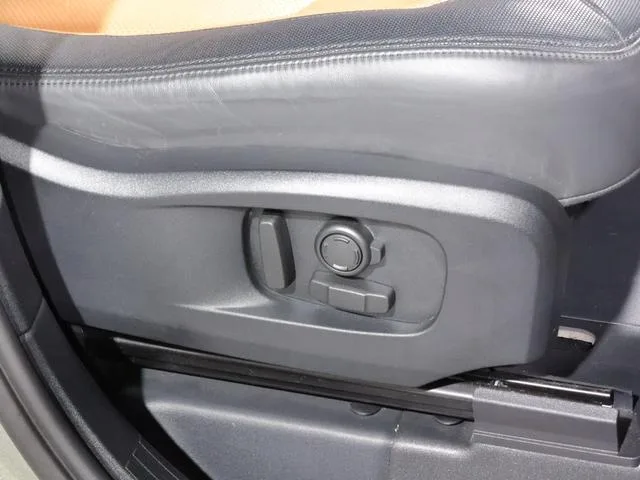 Land Rover Defender 110X-DYNAMIC HSE D300 2024 — миниатюра 4