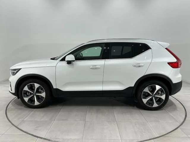 Volvo XC40 ULTIMATE B4 AWD 2022 — миниатюра 3