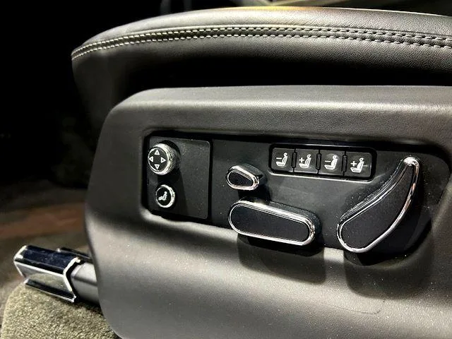 Bentley Bentayga S 2024 — миниатюра 3