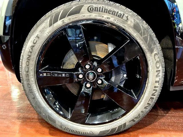 Land Rover Defender 110X-DYNAMIC HSE D300 2023 — миниатюра 2