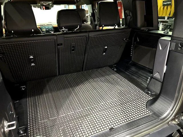 Land Rover Defender 110X-DYNAMIC HSE D300 2023 — миниатюра 4