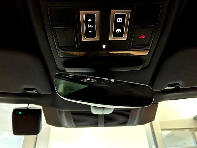 Land Rover Defender 110X-DYNAMIC HSE D300 2023 — миниатюра 5