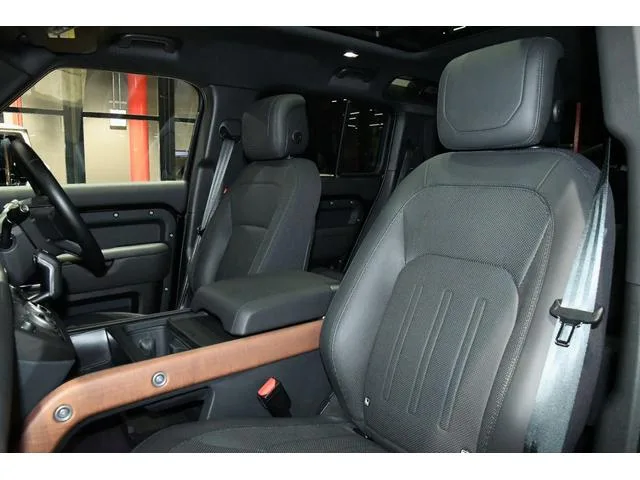 Land Rover Defender 110X D300 2022 — миниатюра 2