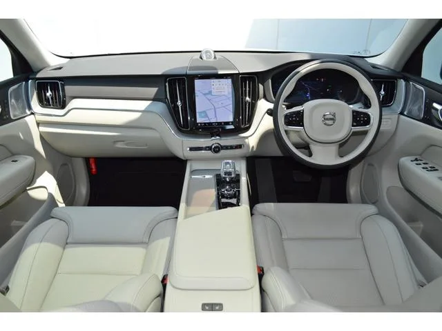 Volvo XC60 ULTRA T6 AWD PLUGIN HYBRID 2025 — миниатюра 2