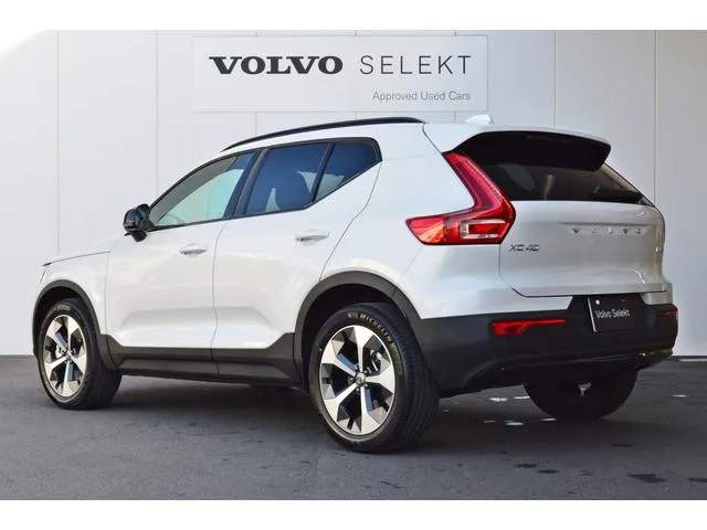 Volvo XC40 ULTRA B4 AWD DARK EDITION 2024 — миниатюра 3