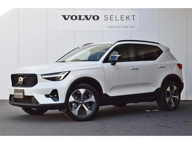 Volvo XC40 ULTRA B4 AWD DARK EDITION 2024 — фото 1, купить с доставкой в Москву